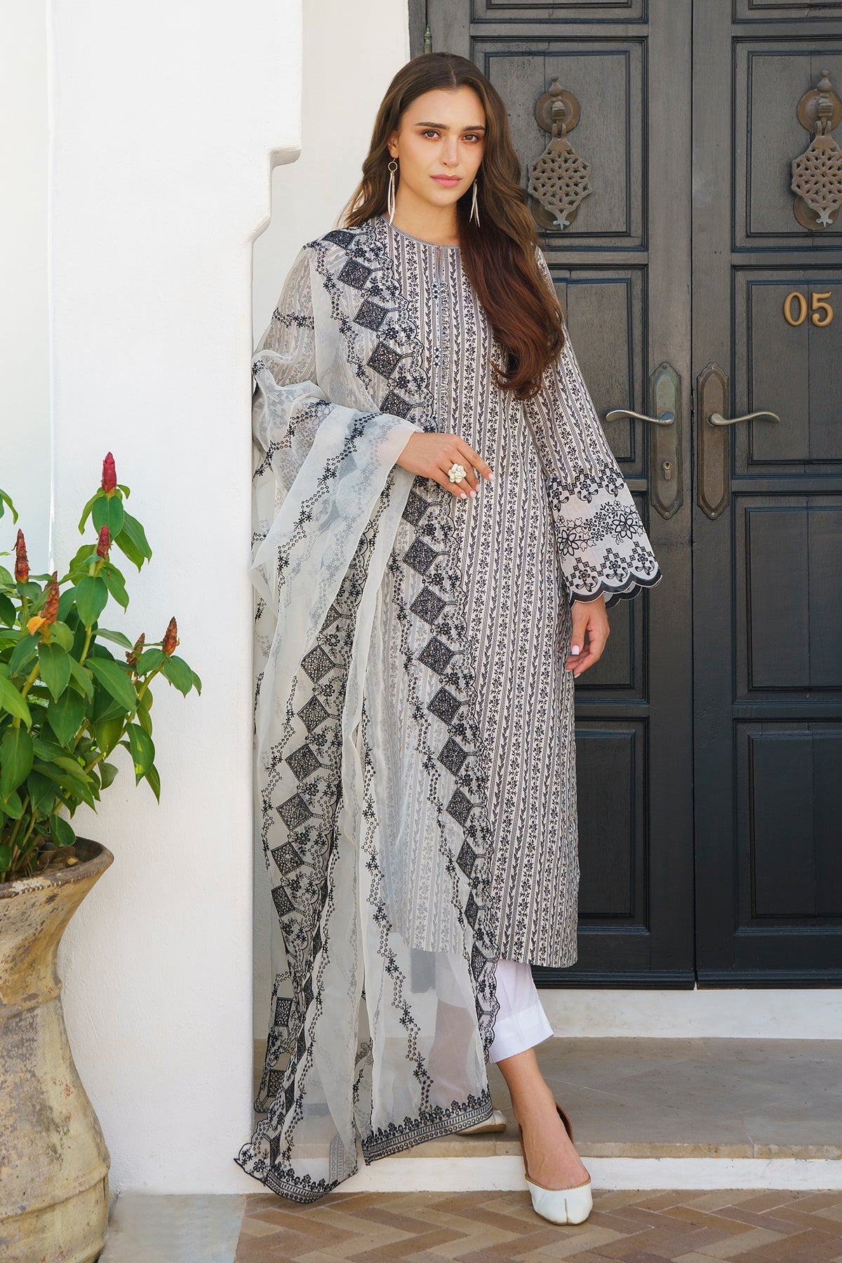 Baroque Digital Printed Swiss lawn Collection -Beige And Black