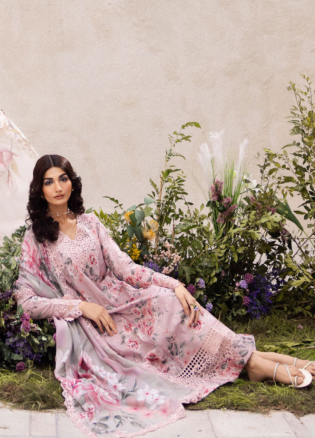 Iznik Lawn