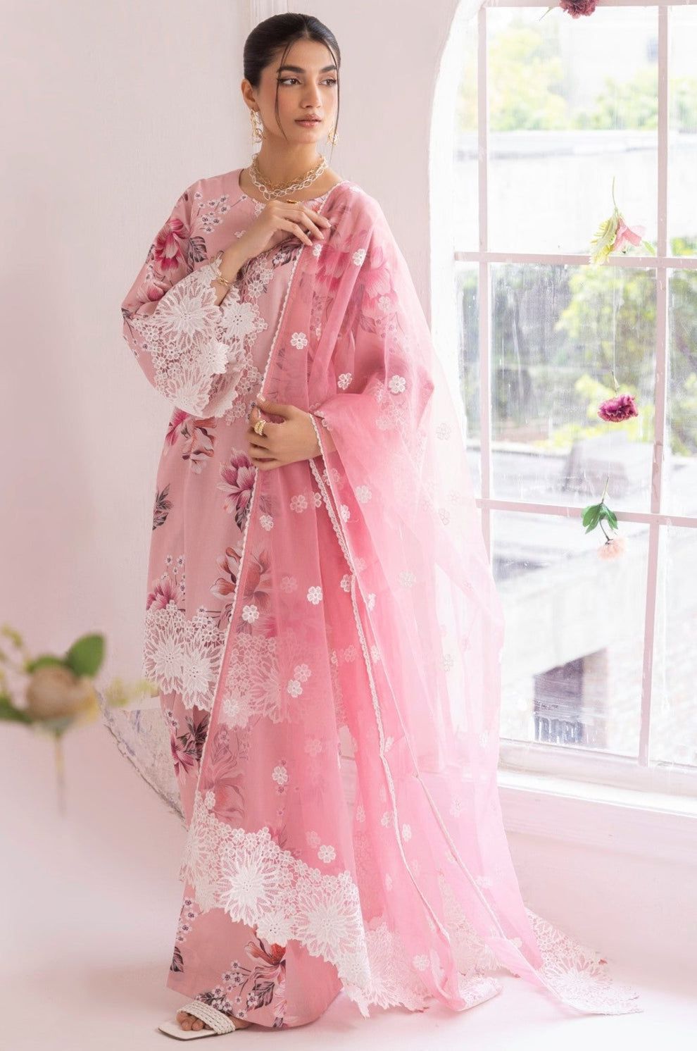 Mohangani Swiss Lawn